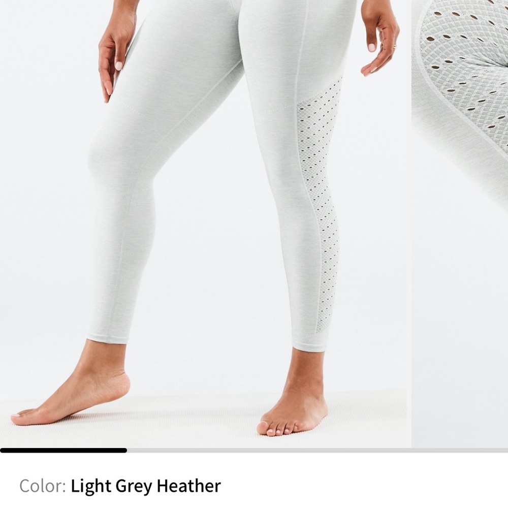 Fabletics Sync High-Waisted Perforated 7/8 leggings NWT